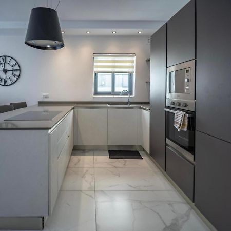 Seaside Luxury Apartment St. Paul's Bay Buitenkant foto